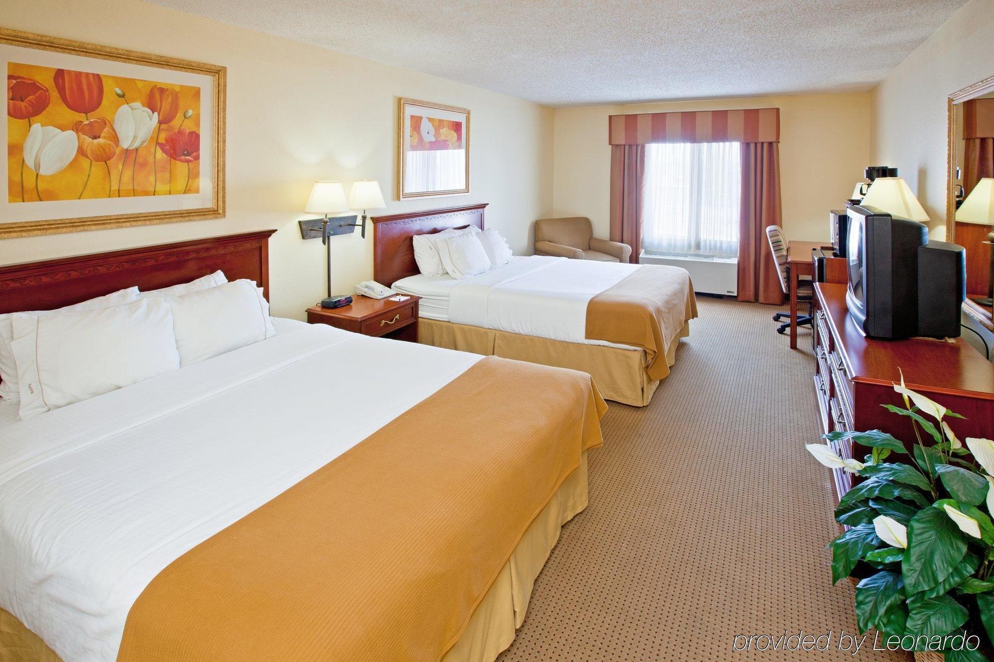 Holiday Inn Express & Suites - Muncie, An Ihg Hotel Zimmer foto